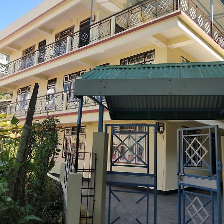 Hotel Pine Leaf Гангток Екстериор снимка