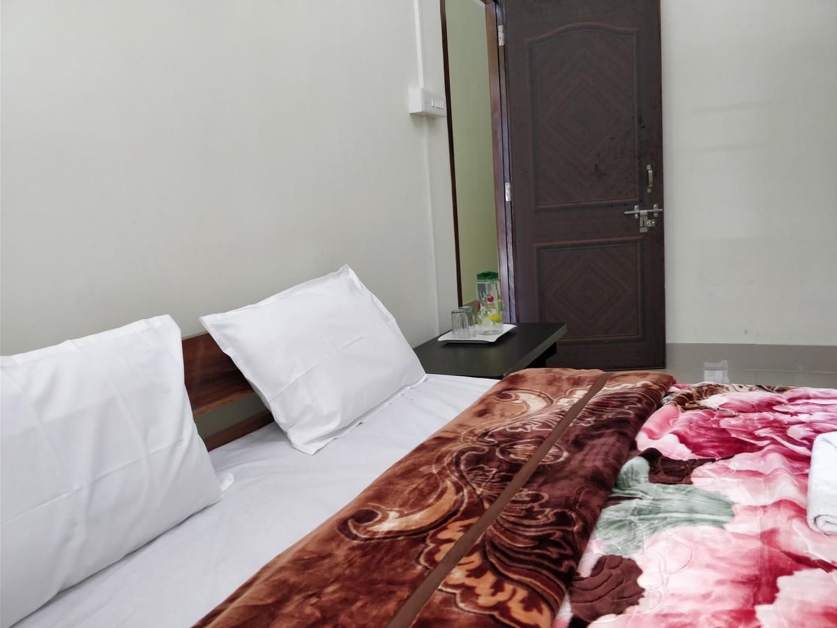 Hotel Pine Leaf Гангток Екстериор снимка