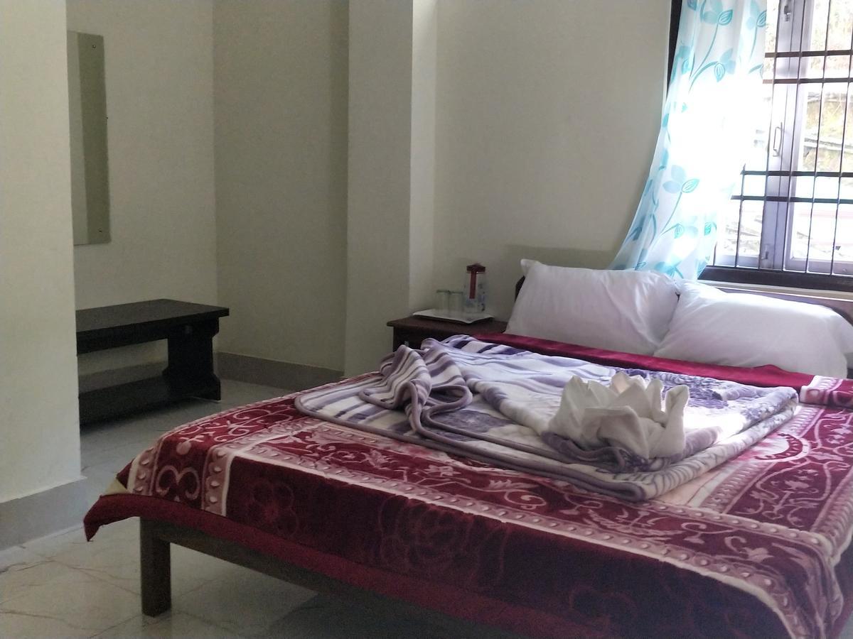 Hotel Pine Leaf Гангток Екстериор снимка