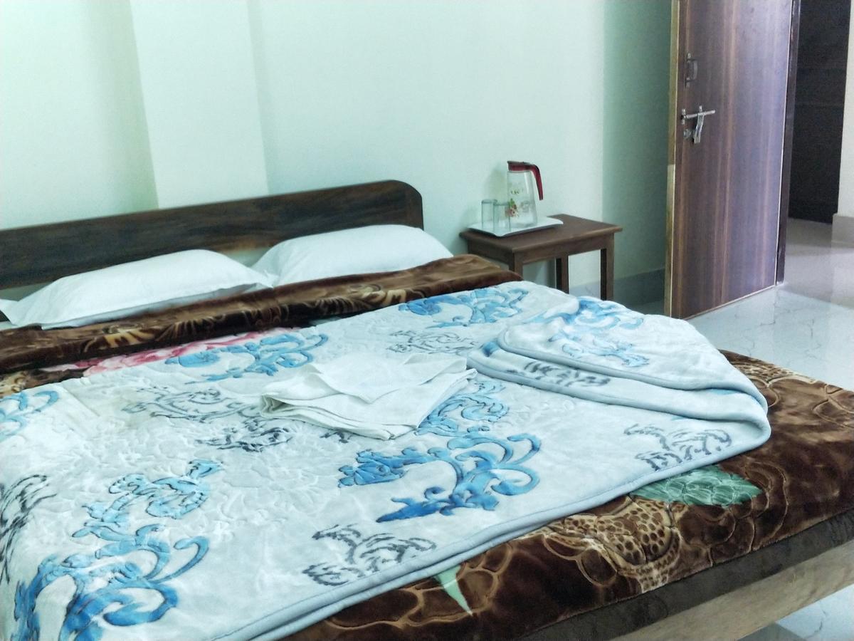 Hotel Pine Leaf Гангток Екстериор снимка