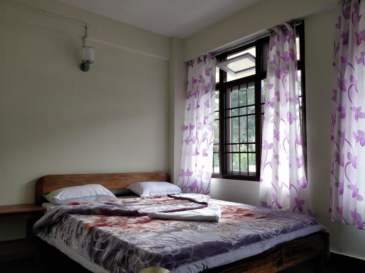 Hotel Pine Leaf Гангток Екстериор снимка